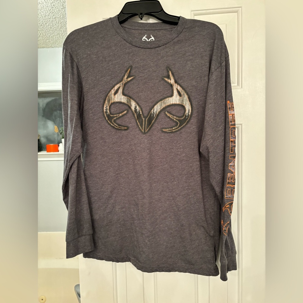 Men’s Realtree long sleeve tee size medium